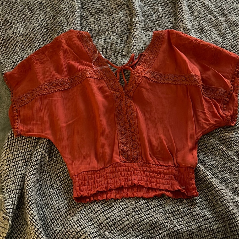 Cute flowy shirt